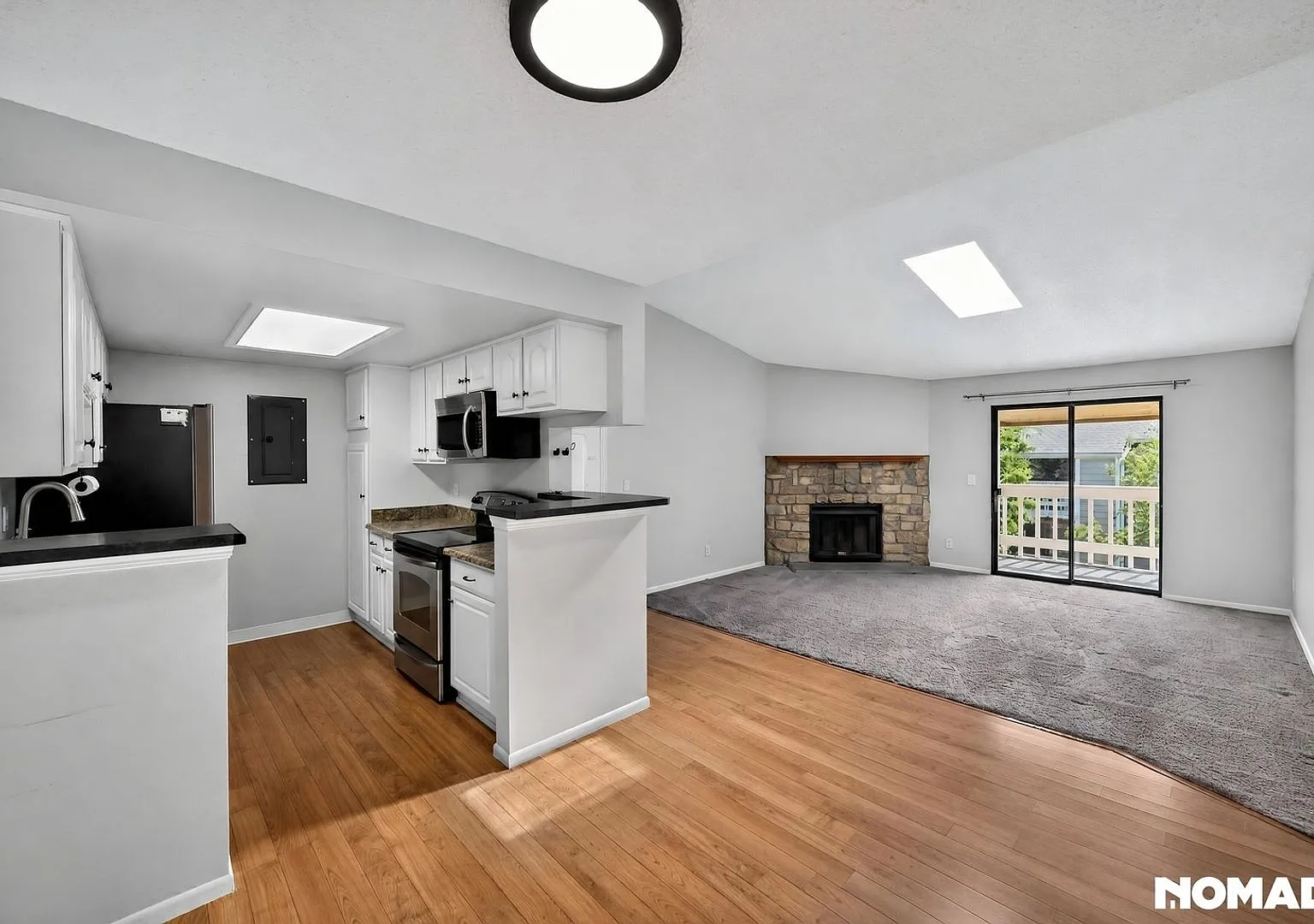 Charming 2BR Condo in Denver - Available NOW! — Photo 3