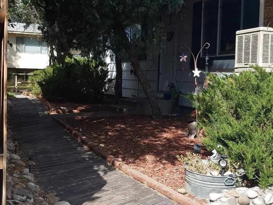 1st image of 922 Continental St