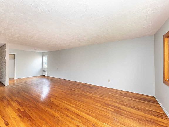 4th image of 64 Sherman St #64