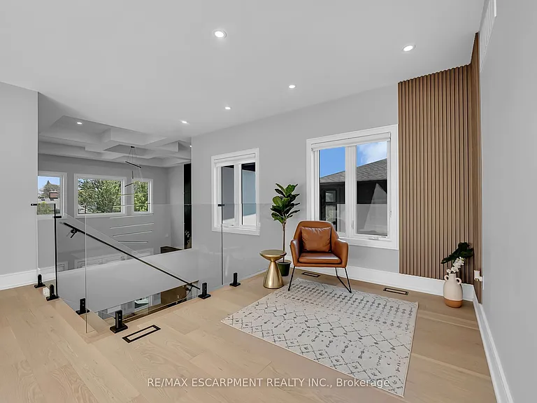 221 Morden Rd E — Photo 39