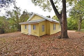 3rd image of 60 Hillcrest Blvd