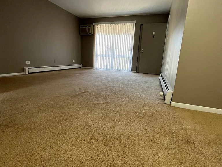 2342 W Nichols Rd — Photo 2