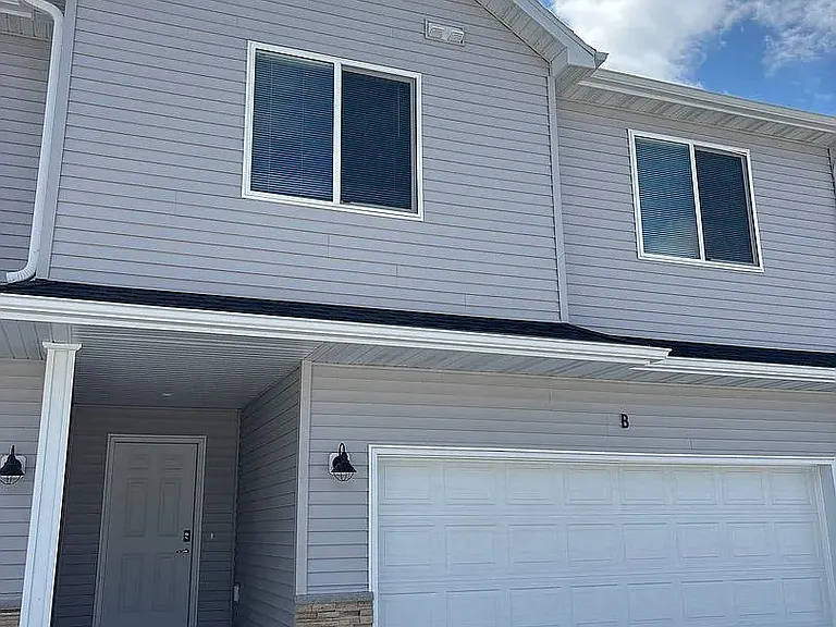 Wilds Townhomes 1 — Photo 1