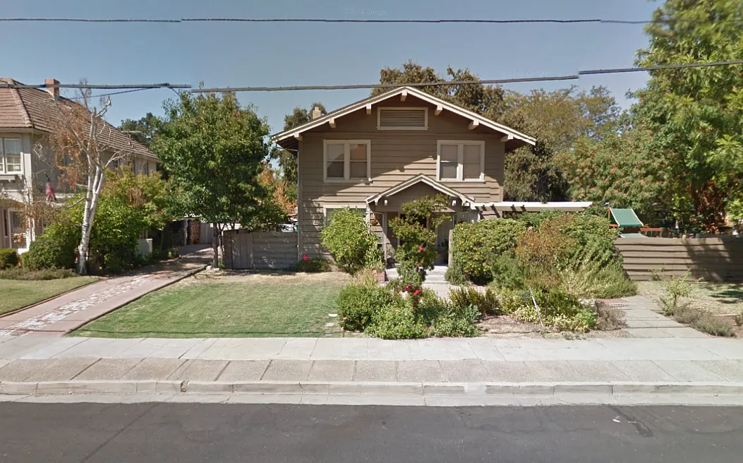 709 W Willow St photo 1