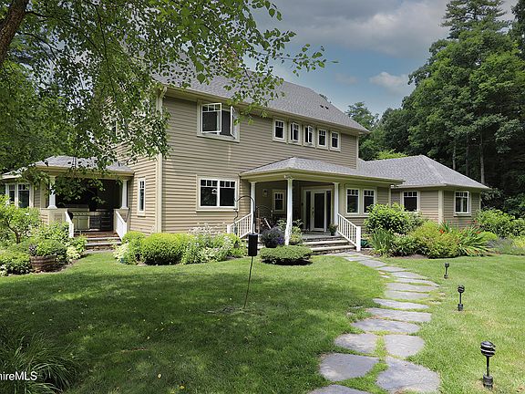 4th image of 237 Long Pond Rd