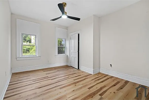415 Mills Ave — Photo 13