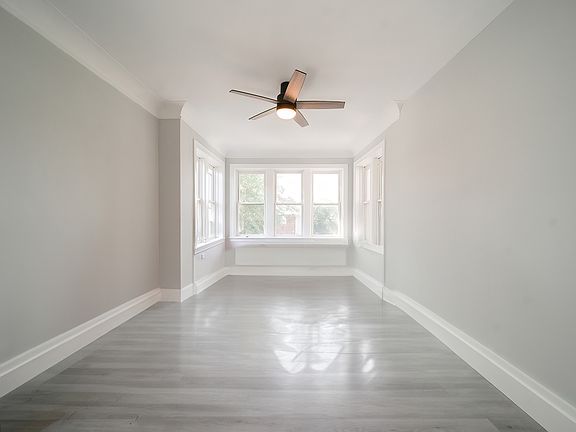 5th image of 1824 W Hood Ave