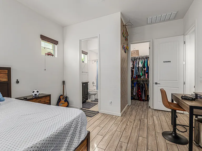 22112 N 59th Pl — Photo 18