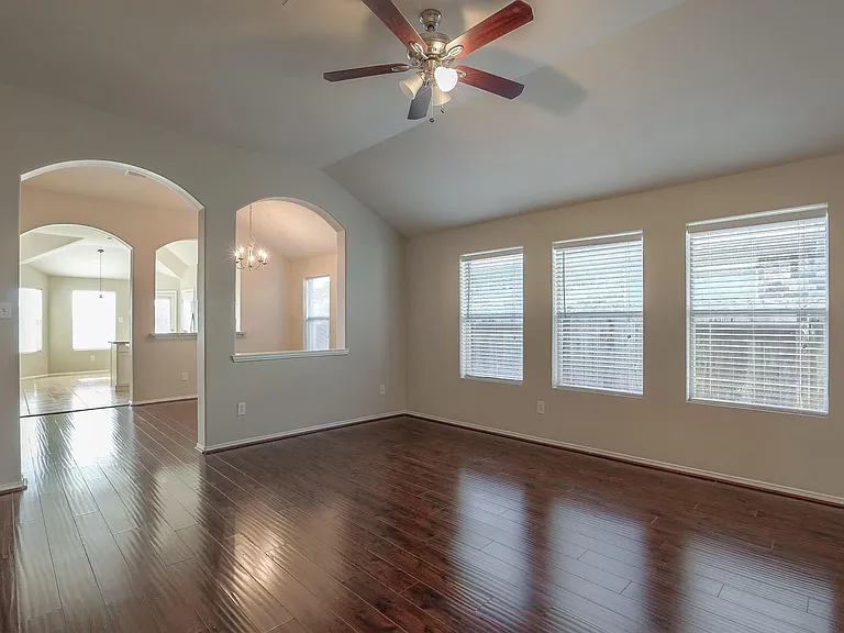19819 Whispering Hollow Ln — Photo 12