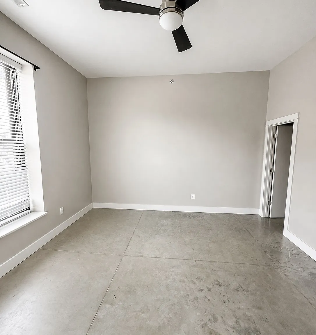 2 bed, 1085 sqft, $1,599 — Photo 3