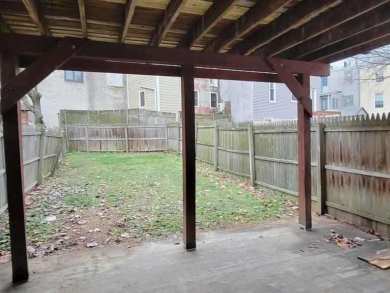 406 Poplar St — Photo 12