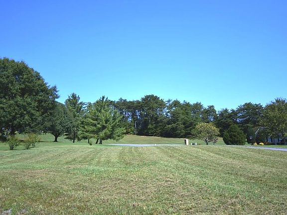 4th image of Bentwood Dr