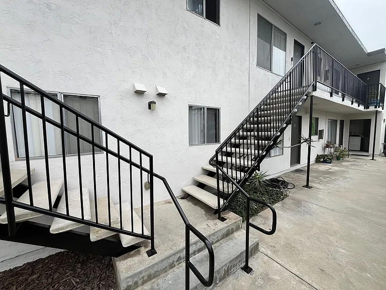 4945 Narragansett Ave — Photo 14