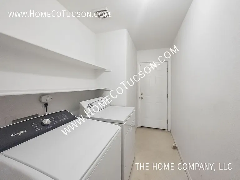 1610 E Water St — Photo 18