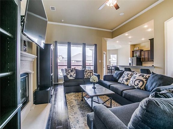 5th image of 1607 Midlake Dr
