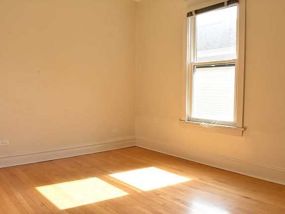 5th image of 4521 N Claremont Ave #2F