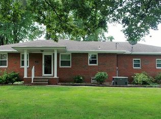 187 W Airline Dr, East Alton, IL 62024