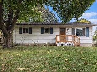 1027 Parkwood Ave, Ypsilanti, MI 48198