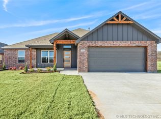 10866 S 279th East Ave, Coweta, OK 74429