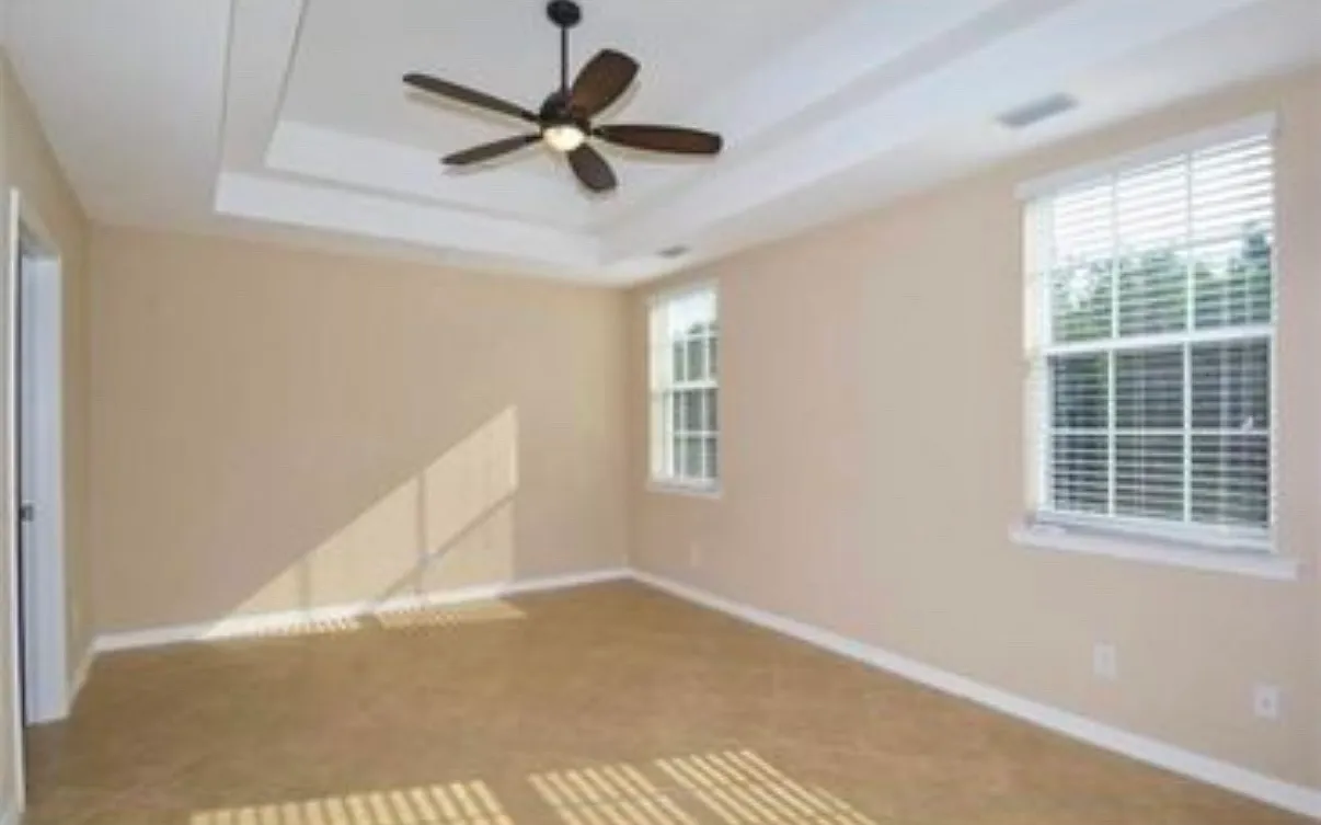 4 bed, 2804 sqft, $2,700 — Photo 4