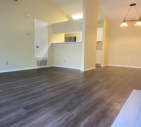 5th image of 435 Sailmaster St APT B