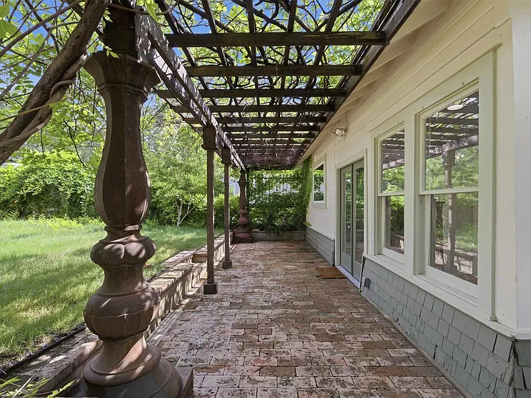 608 Harthan St — Photo 16