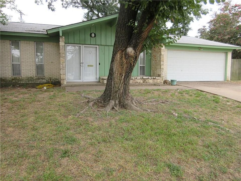 1st image of 602 Pin Oak Dr