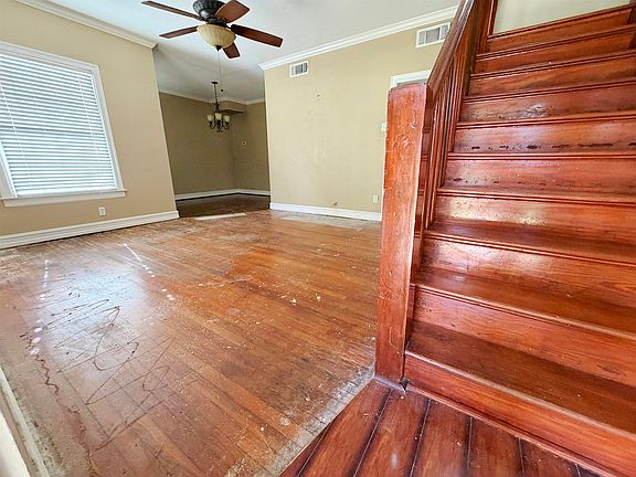 4th image of 4600 Wilson St