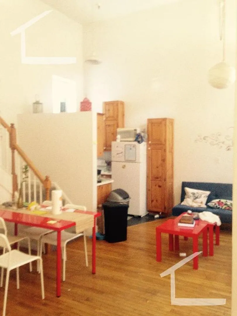 No Brokers Fee, Large Unit, Heat, Hot Water Included, Laundry on a Site — Photo 4