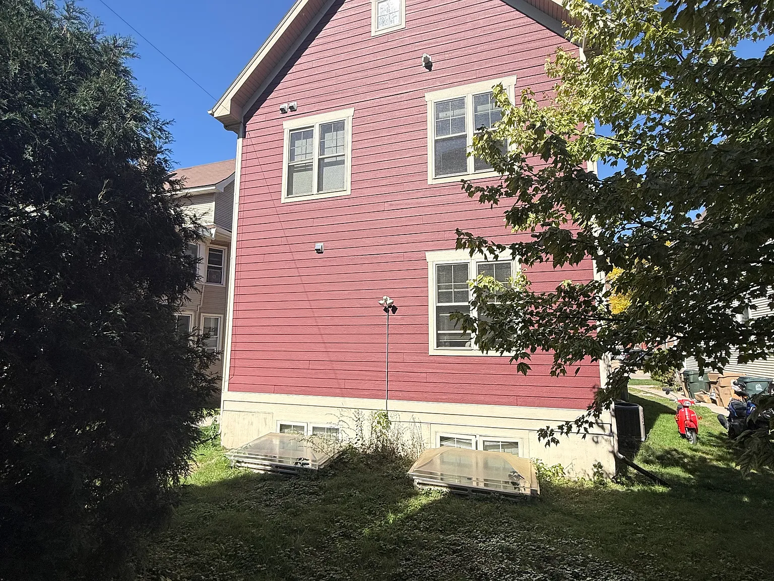 1205 Mound St — Photo 2
