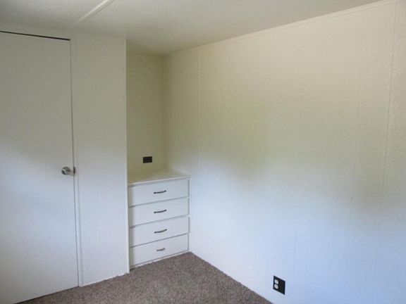 BEDROOM - CARPET