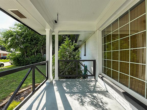 4th image of 2408 NW 52nd St