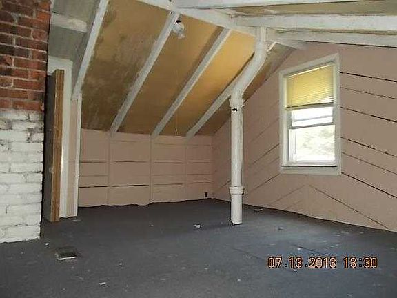 3rd image of 663 Lincoln Ave