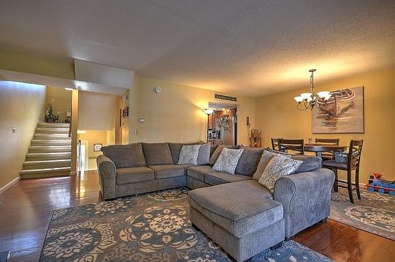 2nd image of 204 Mountain View Dr #32