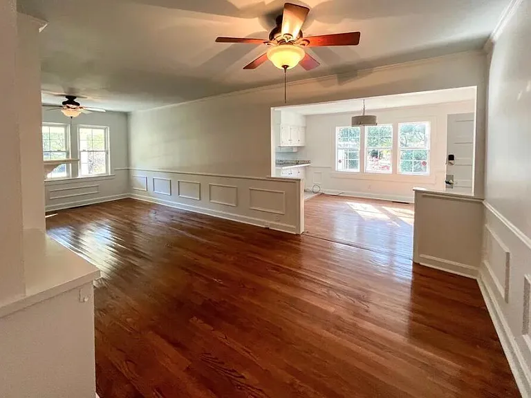 526 Embassy Dr — Photo 5