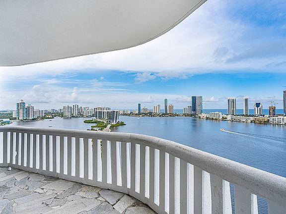 4th image of 3000 Island Blvd APT 2406