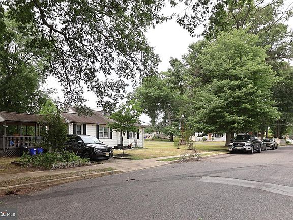 5th image of 116 Lakewood Ave