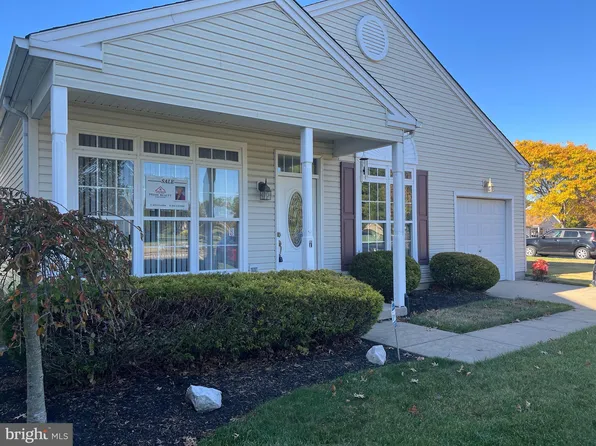 7 Carriage Stop Dr, Berlin, NJ 08009