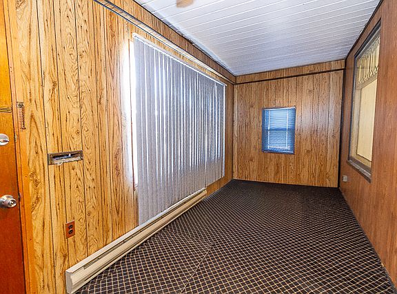 4th image of 203 S 10th Ave