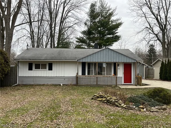 1511 Parkview Dr, Madison, OH 44057