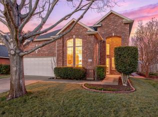 2705 Magnolia Ln, Grapevine, TX 76051