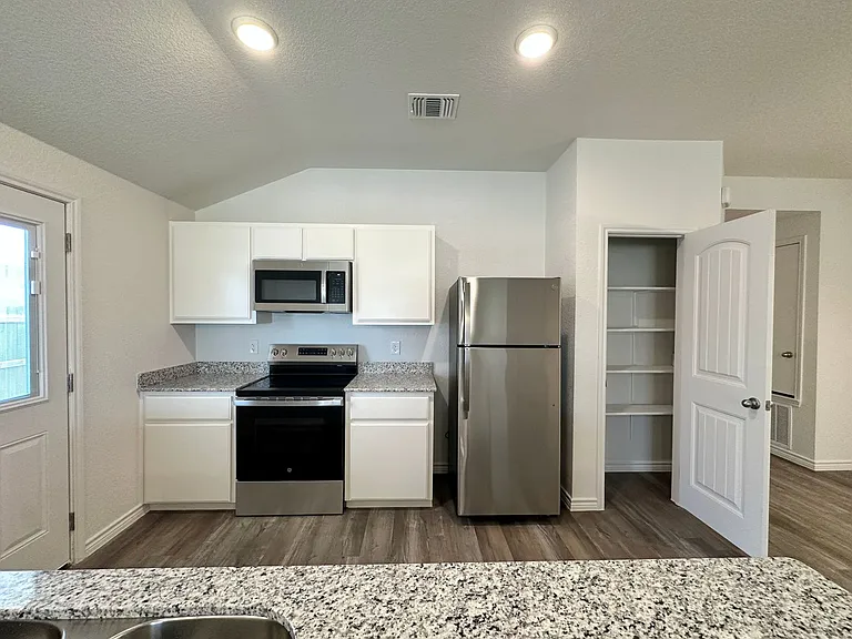 234B Dolphin Dr — Photo 7