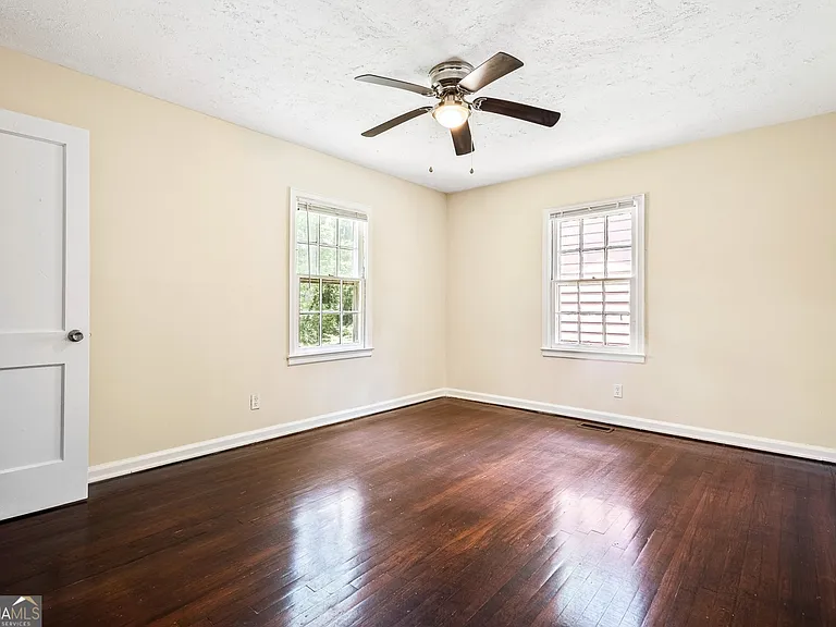 4150 Hanes Dr — Photo 16