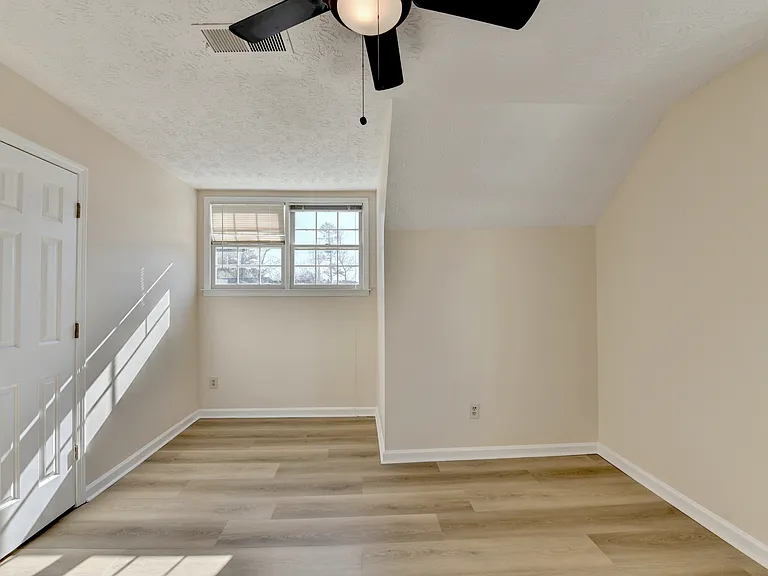 3945 Genoa Ct — Photo 35