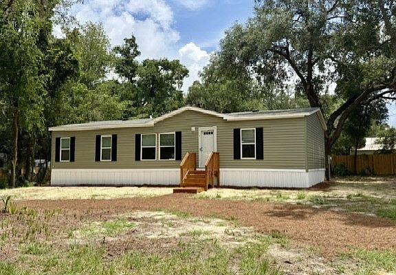 4th image of 713 NE 3rd St
