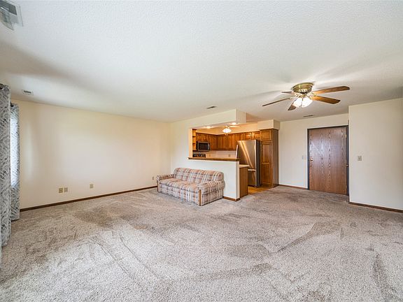 3rd image of 403 SE Delaware Ave Unit 205