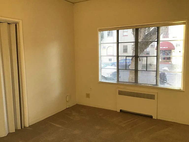 2330 Capitol Ave — Photo 1