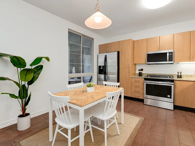 1465 C St #3301 — Photo 3