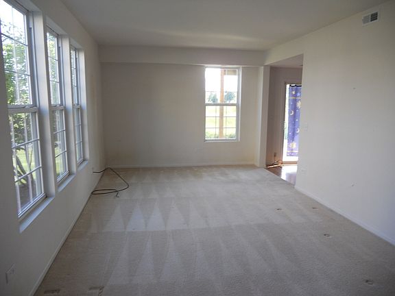 4th image of 16843 S Ivy Ln #16843
