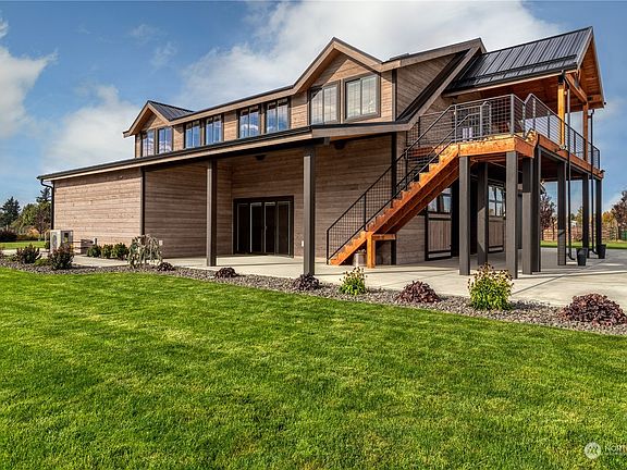 2nd image of 98 Pearmain Avenue